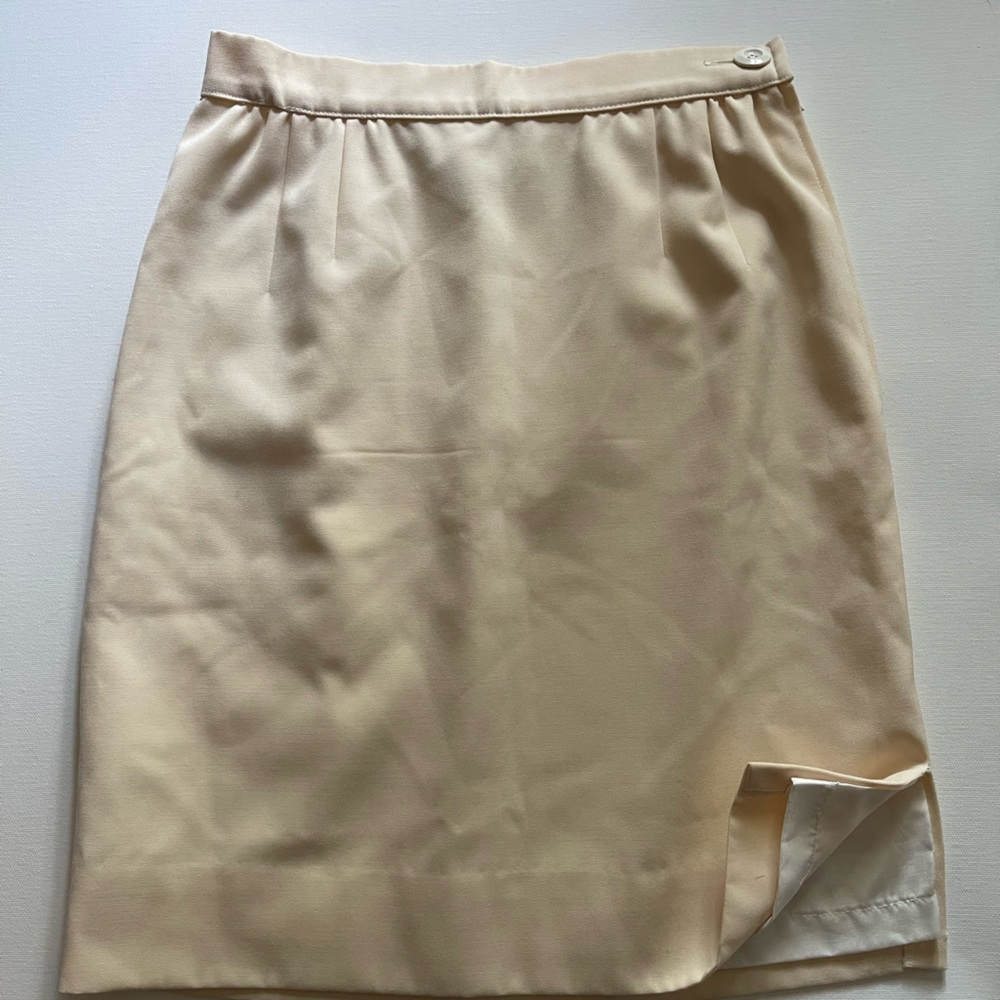 IMMACULATE Vintage Valentino Boutique Cream Mini Skirt